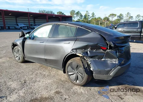 2026 Tesla Model Y Premium Rear-Wheel Drive z USA, uszkodzony, nr VIN 7SAYGDED8TA442810